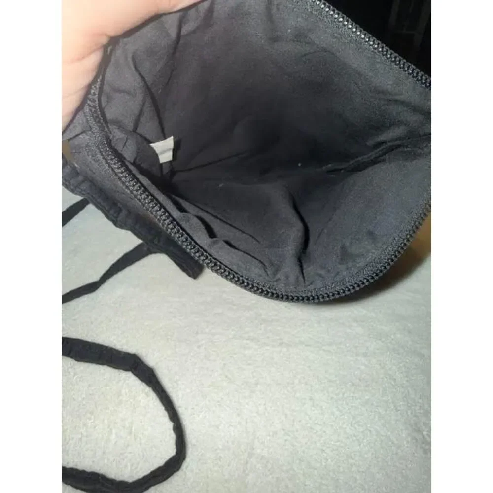 Cross Body Purse - Black quilted fabric, super light and comfortable - Picture 4 of 5